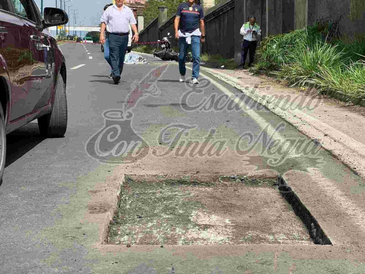 IBA POR REGALO PARA SU HIJO Y MUERE AL CAER A BACHE