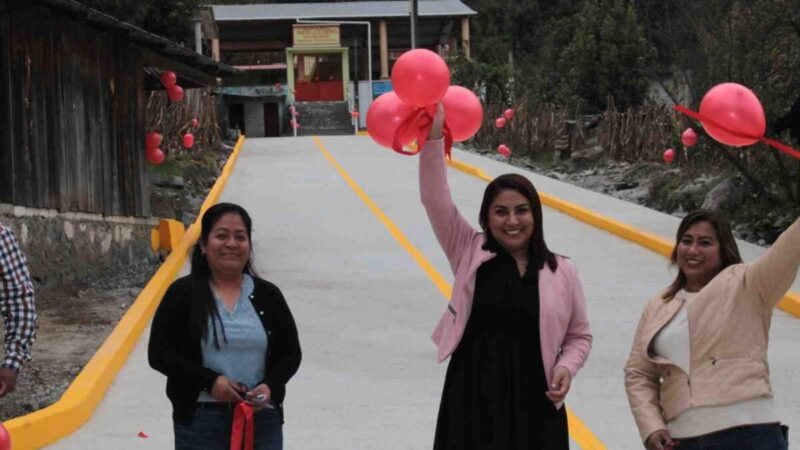 ENTREGA ALCALDESA DE CALCAHUALCO OBRA EN RINCÓN DE ATOTONILCO