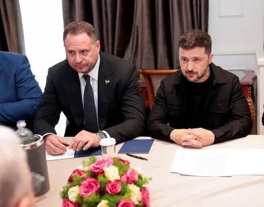 POR ESCÁNDALO DE CORRUPCIÓN DIMITE ANDRIY YERMAK, JEFE DE GABINETE DE ZELENSKI