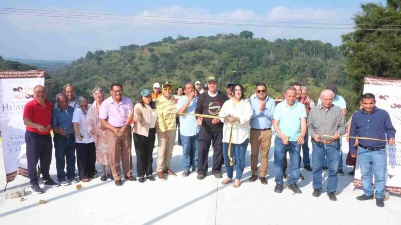 INAUGURA VENTURA DEMUNER ACCESO A HUATUSCO