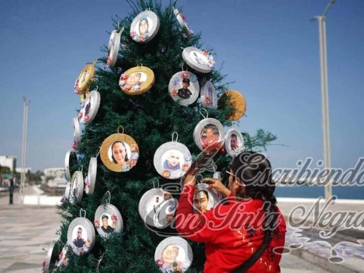 COLOCAN ÁRBOL DE LA AUSENCIA EN MEMORIA DE DESAPARECIDOS