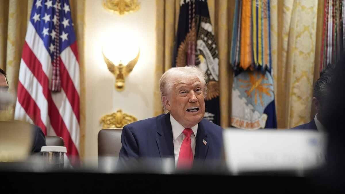 TRUMP ADVIERTE QUE CUALQUIER PAÍS QUE TRAFIQUE DROGA HACIA EU “ESTÁ SUJETO A ATAQUES”