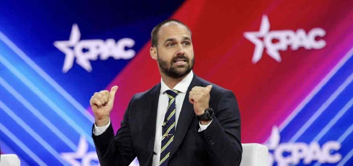 HIJO BOLSONARO ANUNCIA QUE SERÁ CANDIDATO PRESIDENCIAL EN 2026