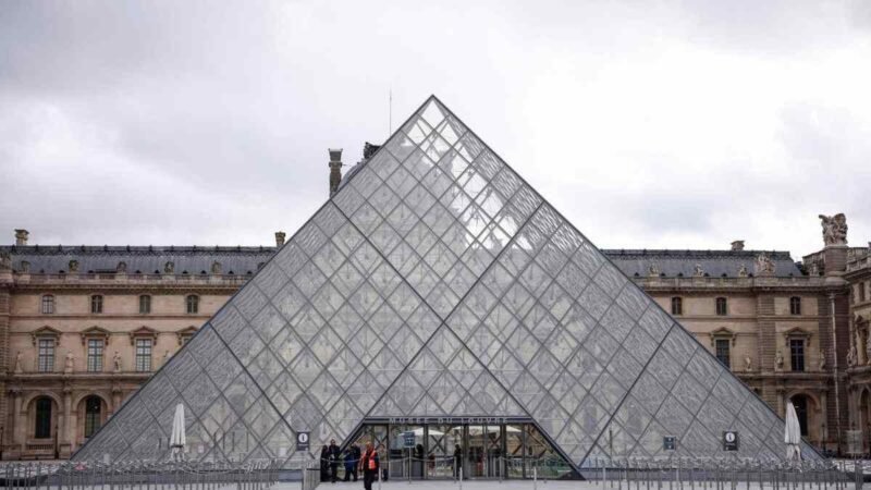 INUNDACIÓN DE AGUA SUCIA DAÑA MÁS DE 400 OBRAS EN EL MUSEO DEL LOUVRE