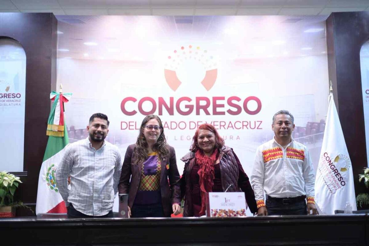 EN EL CONGRESO, RINDE DIPUTADA VICTORIA GUTIÉRREZ SU PRIMER INFORME DE LABORES