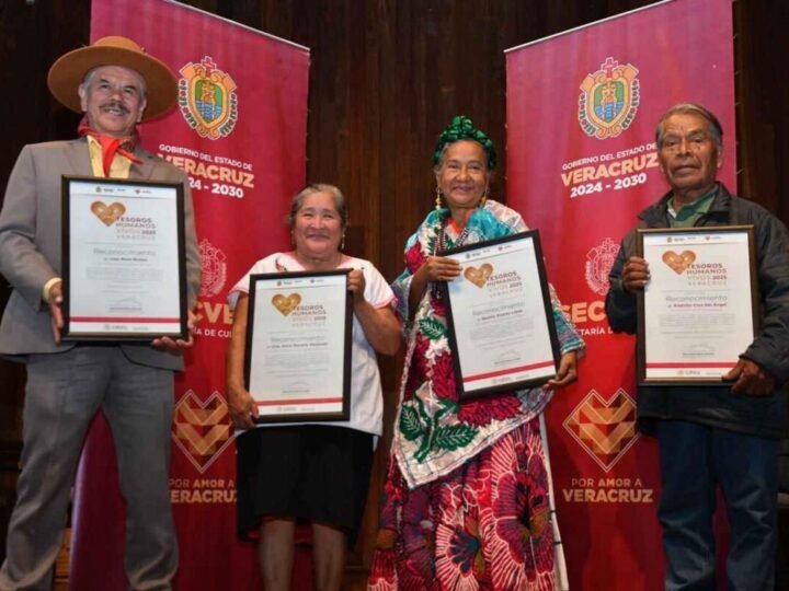 DISTINGUEN A PROMOTORES DE LA CULTURA EN EL ESTADO