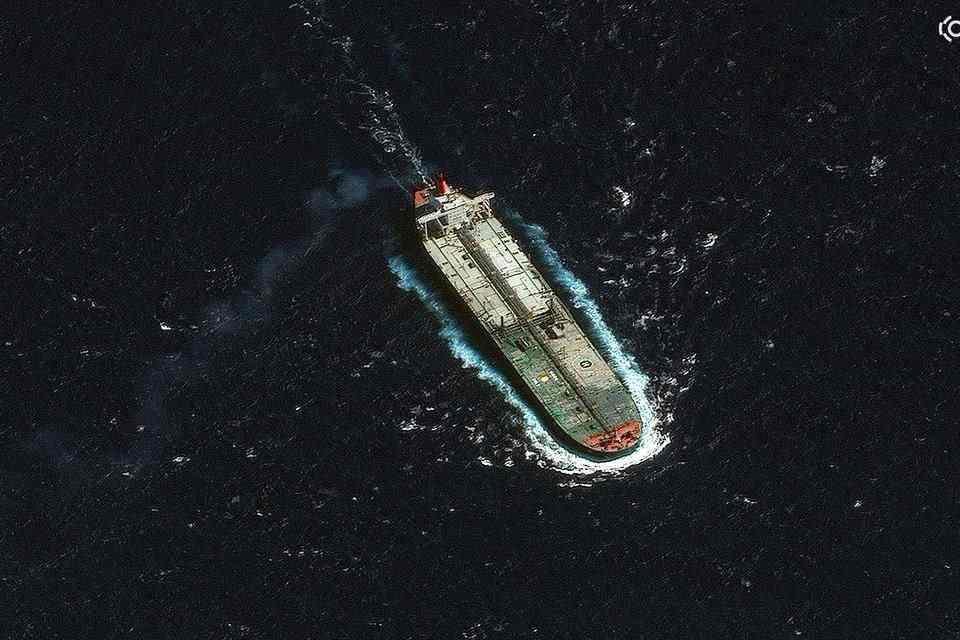 TRUMP ORDENA BLOQUEO “TOTAL” A BUQUES PETROLEROS DE VENEZUELA