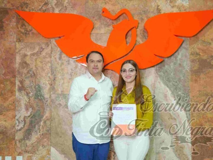 ENTREGAN CONSTANCIA A REGIDORA ELECTA DE COSCOMATEPEC