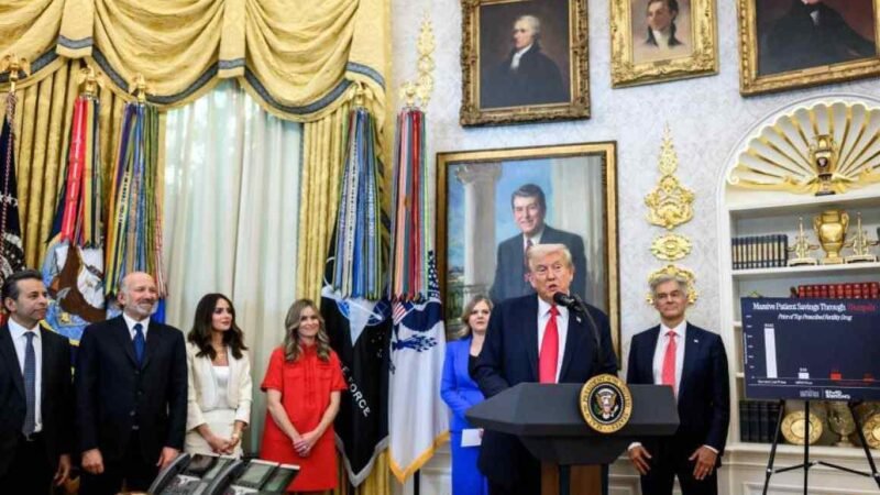 DONALD TRUMP ORDENA SALIDA DE 30 EMBAJADORES NOMBRADOS POR BIDEN