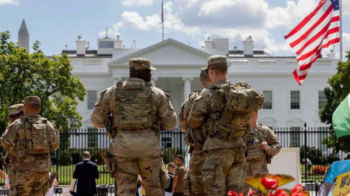 CORTE SUPREMA PONE FRENO AL PLAN DE TRUMP DE ENVIAR TROPAS A CHICAGO