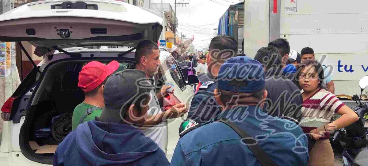 CHOCAN EN CENTRO DE HUATUSCO; UNA COMERCIANTE RESULTÓ HERIDA