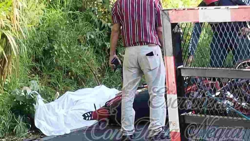 DERRAPA MOTOCICLISTA Y MUERE