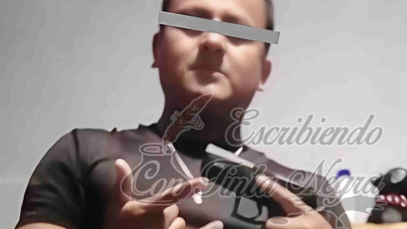 DESCUBREN A ESPÍA DEL CRIMEN DISFRAZADO DE POLICÍA