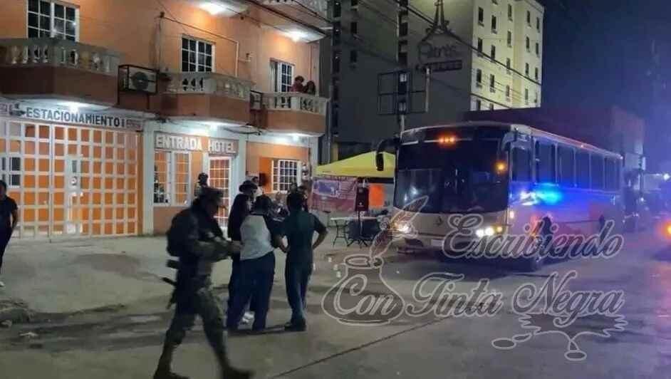EJECUTAN A CONDUCTOR DE AUTOBÚS Y A SU HIJO