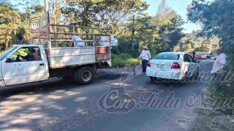 COLOCAN REDUCTORES DE VELOCIDAD EN SOCHIAPA