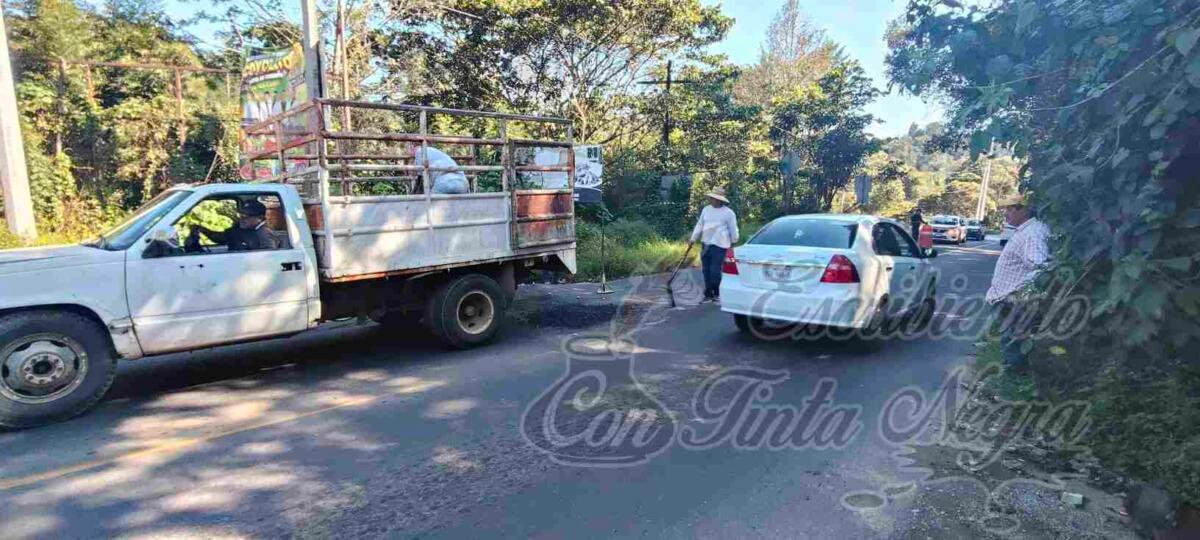 COLOCAN REDUCTORES DE VELOCIDAD EN SOCHIAPA