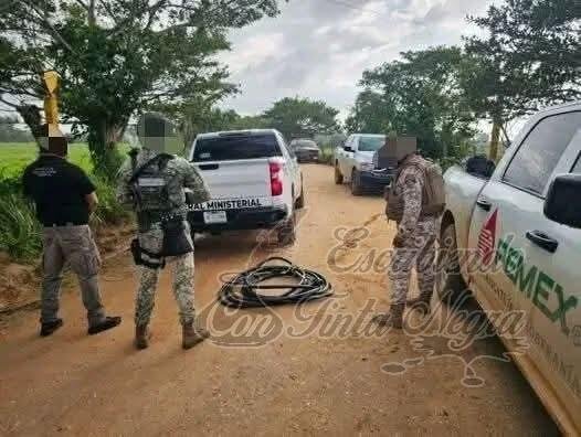 EMBOSCAN, GOLPEAN Y DESARMAN A AGENTES ESPECIALES DE PEMEX