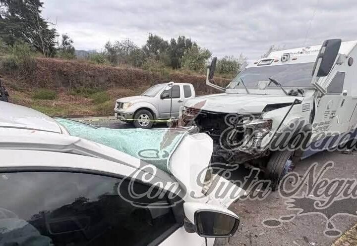 SE MATAN POLICÍAS ESTATALES EN CHOQUE