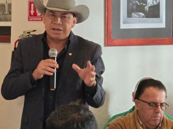 ¿RENUNCIA SECRETARIO DEL AYUNTAMIENTO DE HUATUSCO?