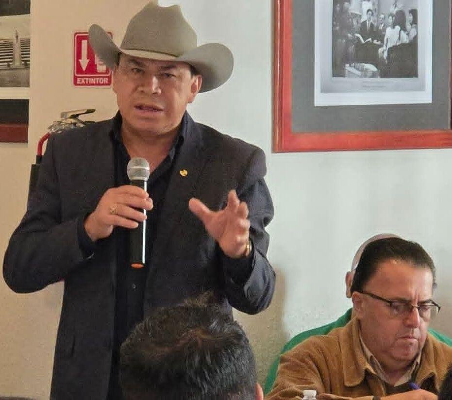 ¿RENUNCIA SECRETARIO DEL AYUNTAMIENTO DE HUATUSCO?