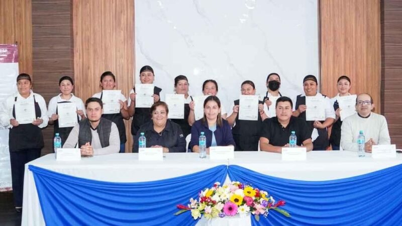 CONCLUYE CURSO DIF DE ALPATLÁHUAC