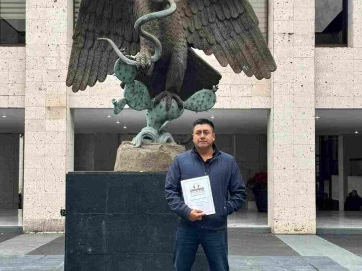 RECIBE ALCALDE DE ALPATLÁHUAC LEY DE INGRESOS