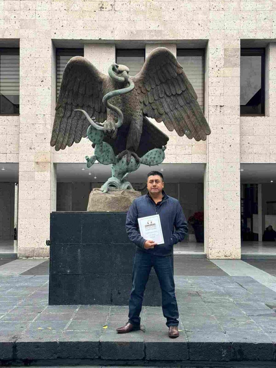 RECIBE ALCALDE DE ALPATLÁHUAC LEY DE INGRESOS