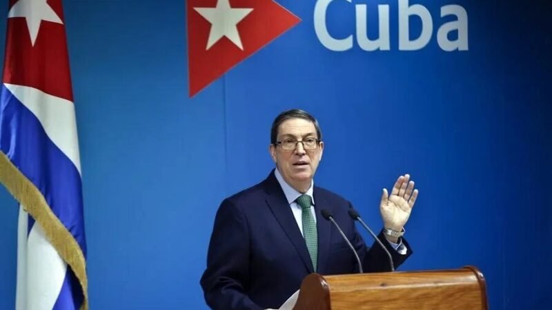 CUBA NO CEDERÁ “ANTE LA AMENAZA” DE ESTADOS UNIDOS