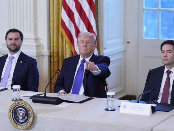 DONALD TRUMP ADVIERTE A CUBA QUE NO RECIBIRÁ MÁS PETRÓLEO DE VENEZUELA