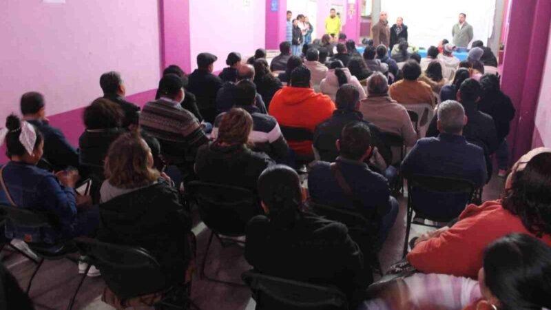 AUTORIDADES SOSTIENEN REUNIÓN CON REPRESENTANTES DE 54 ESCUELAS