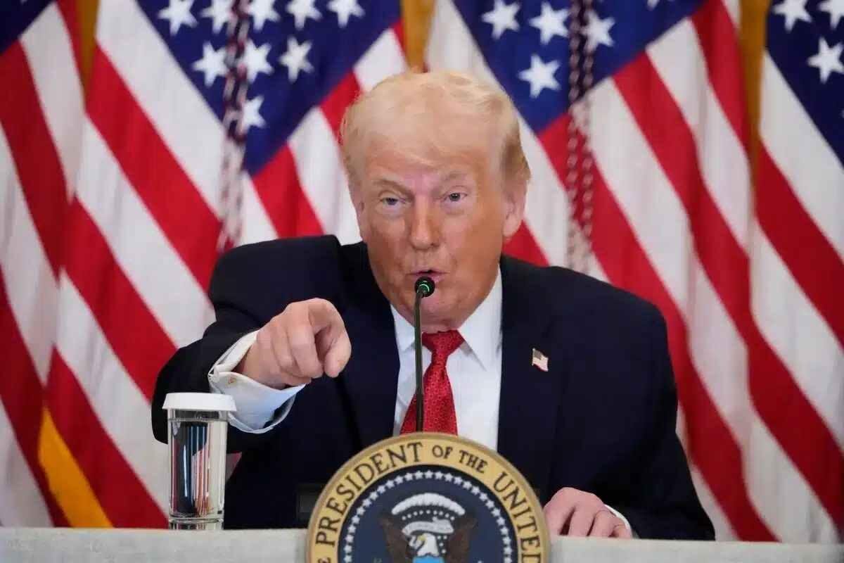 TRUMP  AMENAZA CON ARANCELES A PAÍSES QUE NO RESPALDEN SU PLAN PARA GROENLANDIA