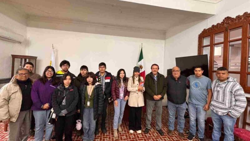 RECIBE ALCALDE DE FORTÍN A ESTUDIANTES Y CATEDRÁTICOS DE LA UNAM