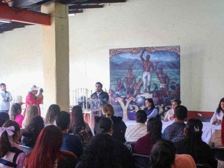 ALCALDE REFRENDA SU COMPROMISO CON LA COMUNIDAD EDUCATIVA DE YANGA