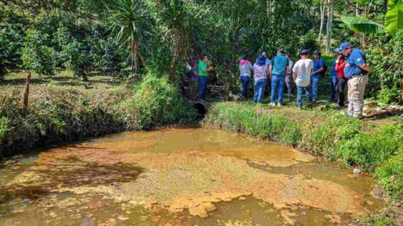 AUTORIDADES DE IXHUATLÁN DEL CAFÉ ATIENDEN POSIBLE DAÑO AMBIENTAL