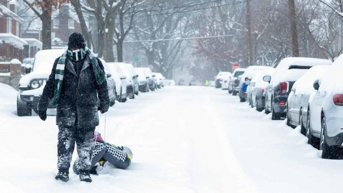 TORMENTA INVERNAL DEJA A MÁS DE UN MILLÓN DE HOGARES SIN ELECTRICIDAD EN EU