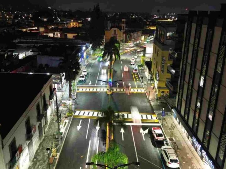 AUTORIDADES INSTALAN ALUMBRADO PÚBLICO CON TECNOLOGÍA LED EN ORIZABA
