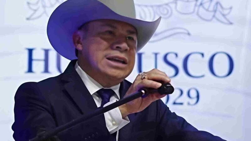 CONVOCA ALCALDE A VENDEDORES DEL MERCADO; DARÁ A CONOCER PLAN DE TRABAJO