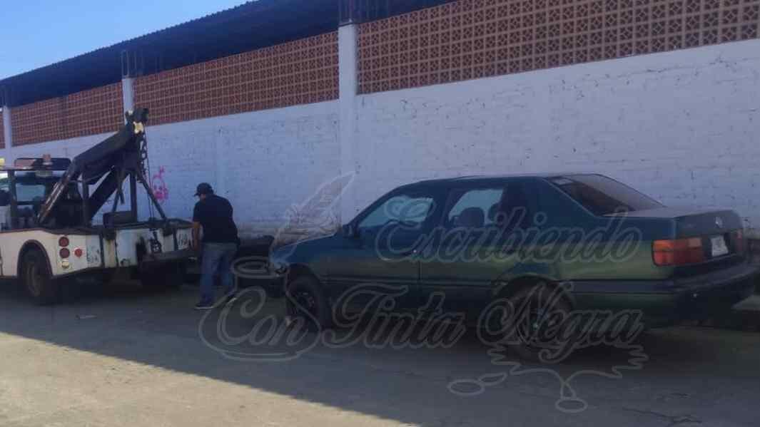 POLICÍA DE IXHUATLÁN ASEGURA AUTO CON REPORTE DE ROBO