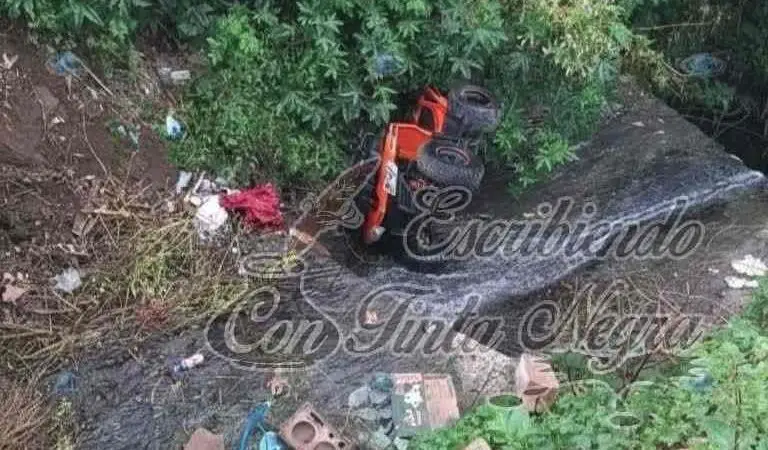 SE MATA MUJER AL CAER A CANAL DE AGUAS NEGRAS
