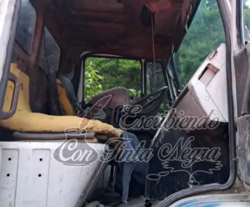 MUERE CONDUCTOR DE TRACTO CAMIÓN DE UN INFARTO