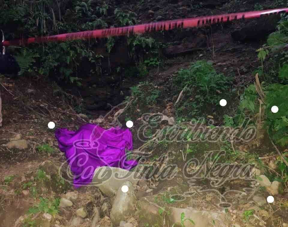 MUERE MUJER AL CAER A UN BARRANCO