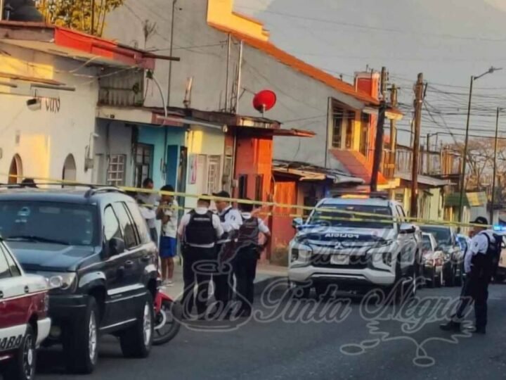 LO BALEAN DENTRO DE BAR EN ORIZABA