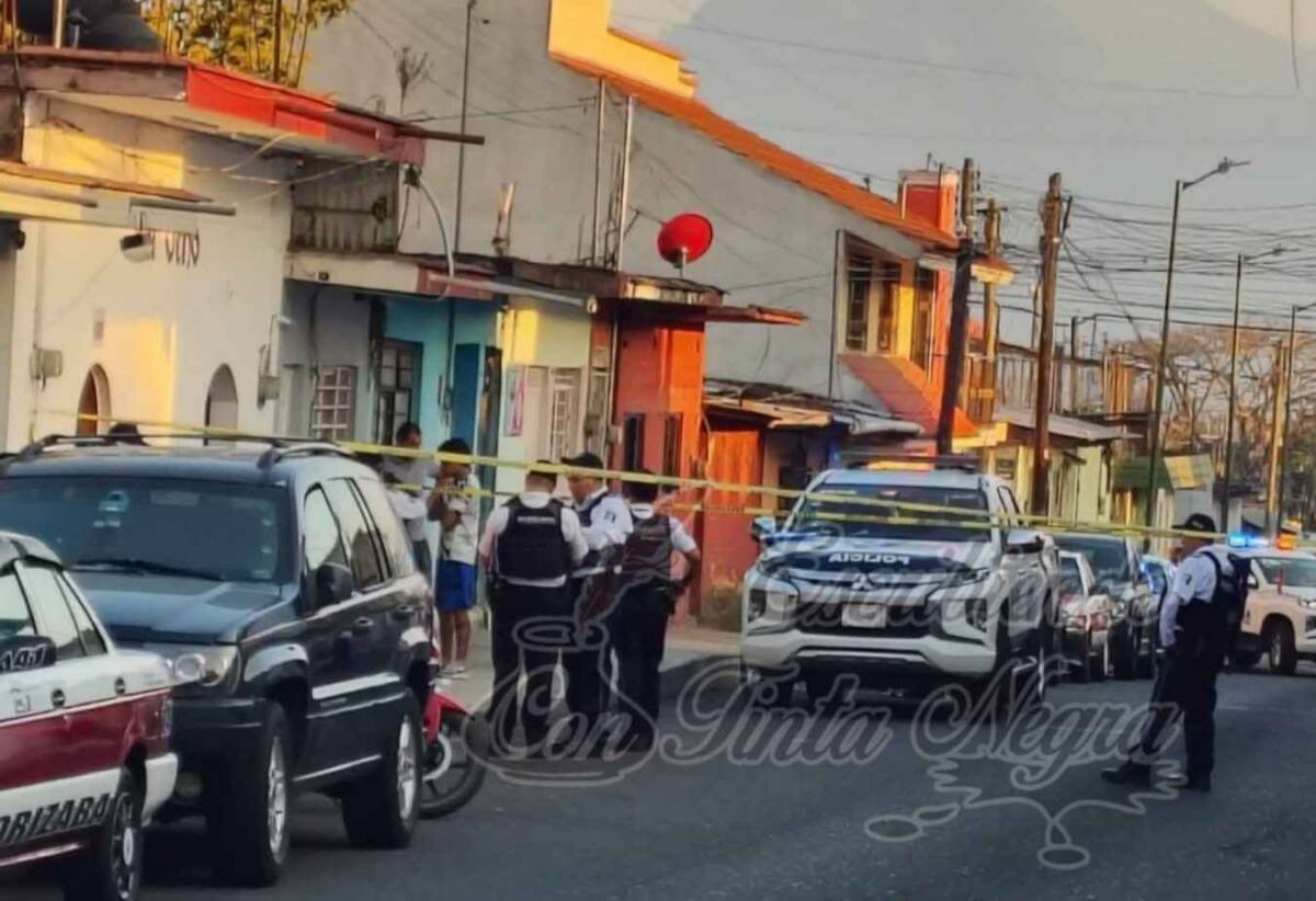 LO BALEAN DENTRO DE BAR EN ORIZABA