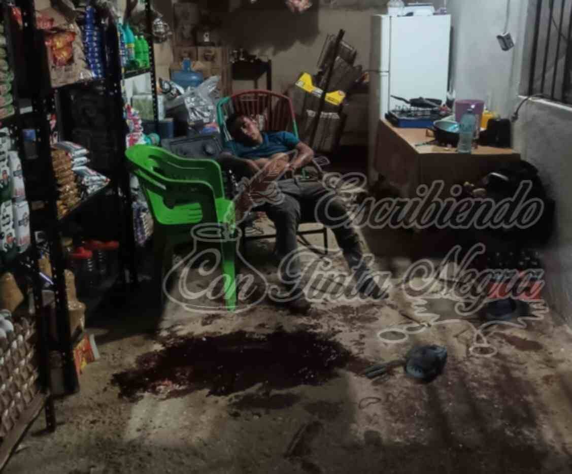 EJECUTAN A COMERCIANTE; SU ESPOSA ESTÁ GRAVE