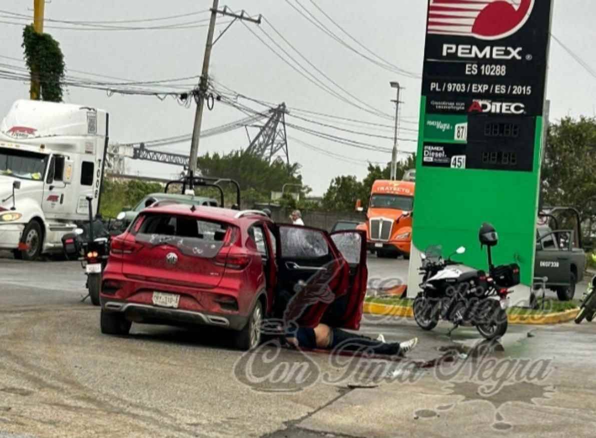 ENFRENTAMIENTO EN TUXPAN DEJA PISTOLERO ABATIDO