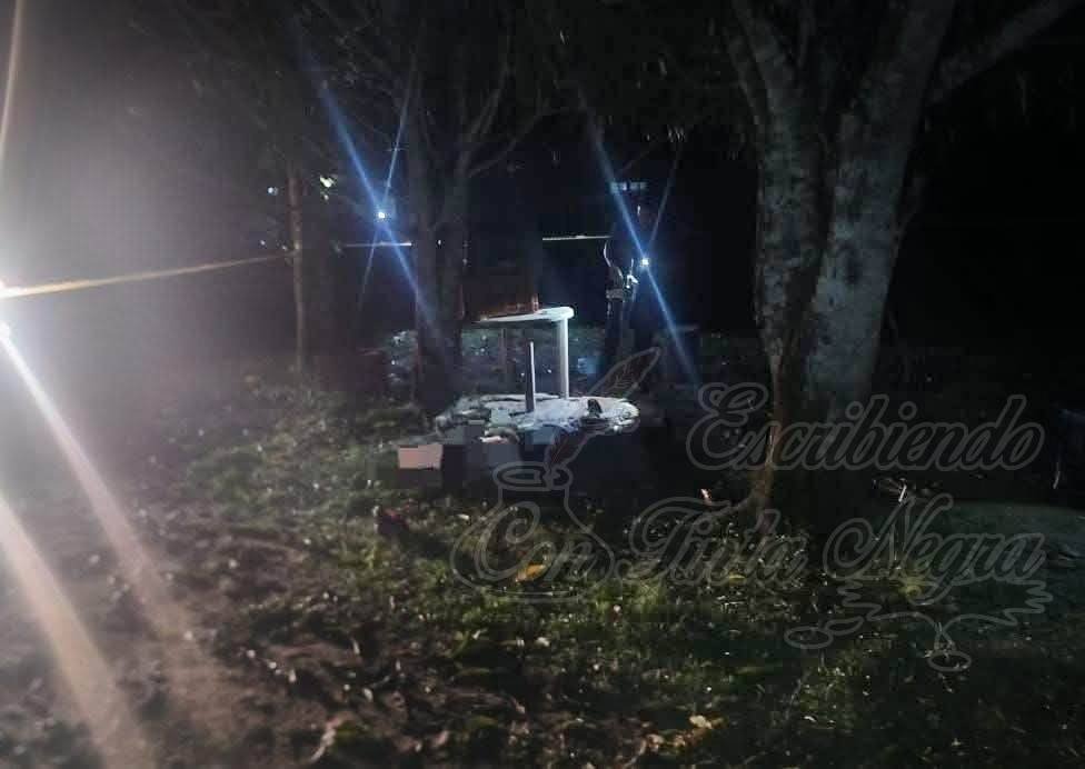 SE DISPARA CON SU PROPIA ARMA Y MUERE