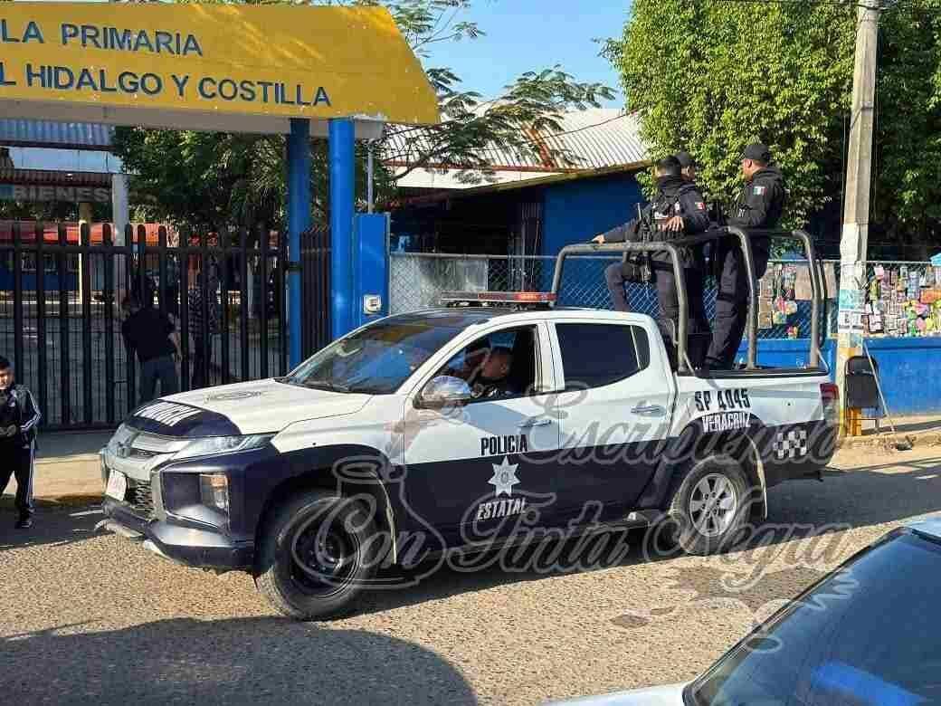 LEVANTAN A MECÁNICO ¡DENTRO DE UNA ESCUELA!