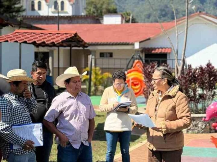SE REUNE ALCALDESA CON COMUNIDADES DE TEPEXILOTLA Y CARRIZAL