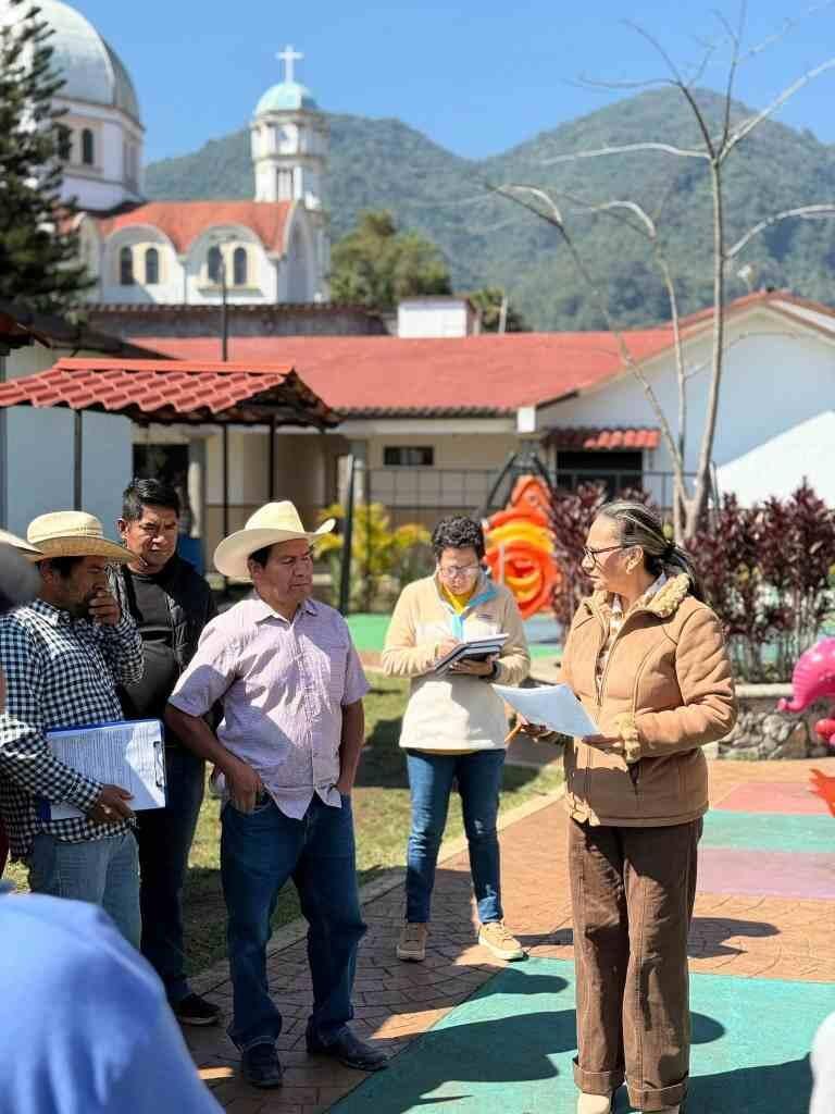 SE REUNE ALCALDESA CON COMUNIDADES DE TEPEXILOTLA Y CARRIZAL