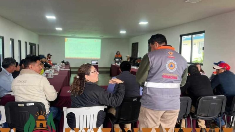 CAPACITAN A DIRECTORES DE PROTECCIÓN CIVIL